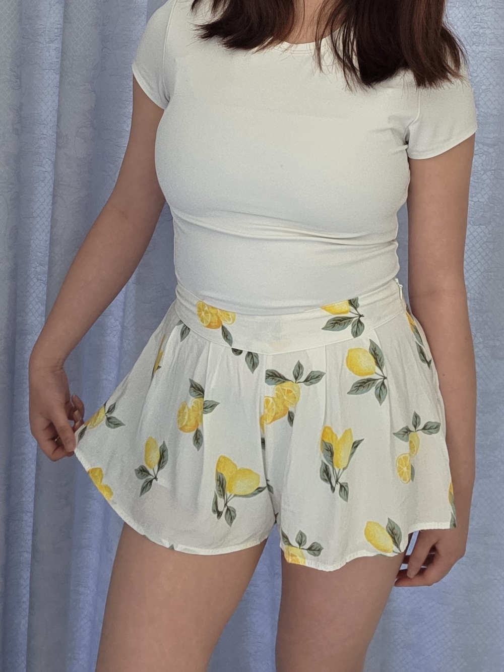 Forever 21 White Lemon-Print Short